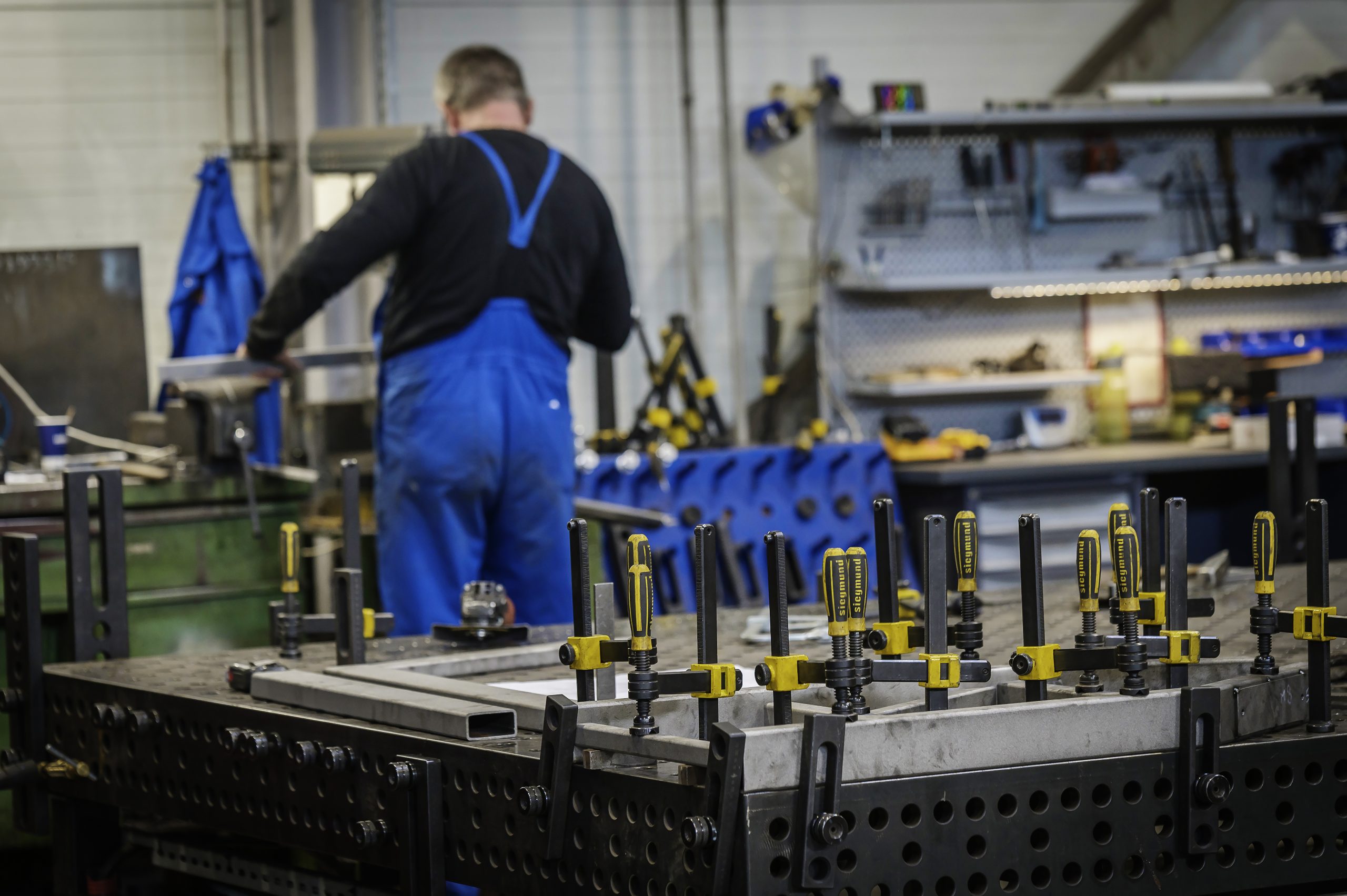 Mehāniķis, atslēdznieks, remontatslēdznieks