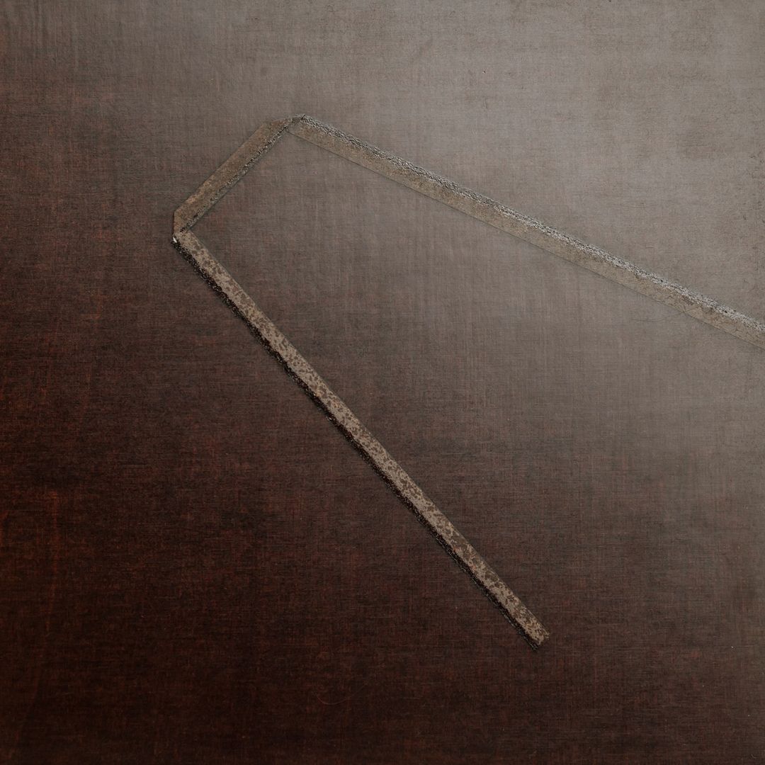 Glued laminate residues on the surface