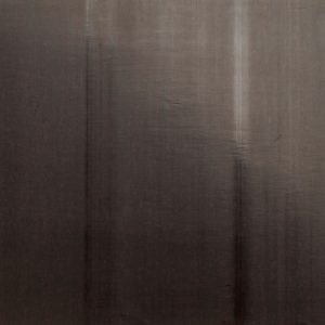 Diffuse strips on surface (variations in color tone or gloss)